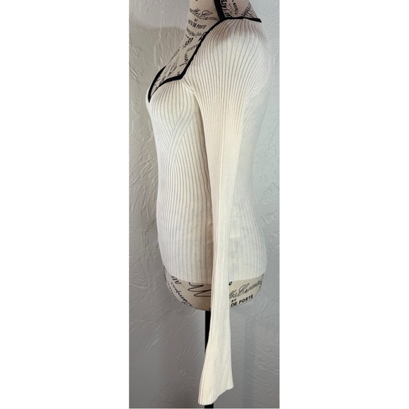 H&M NWT Rib-Knit Sweater Light Beige with Black Trim, size Small - Picture 4 of 9